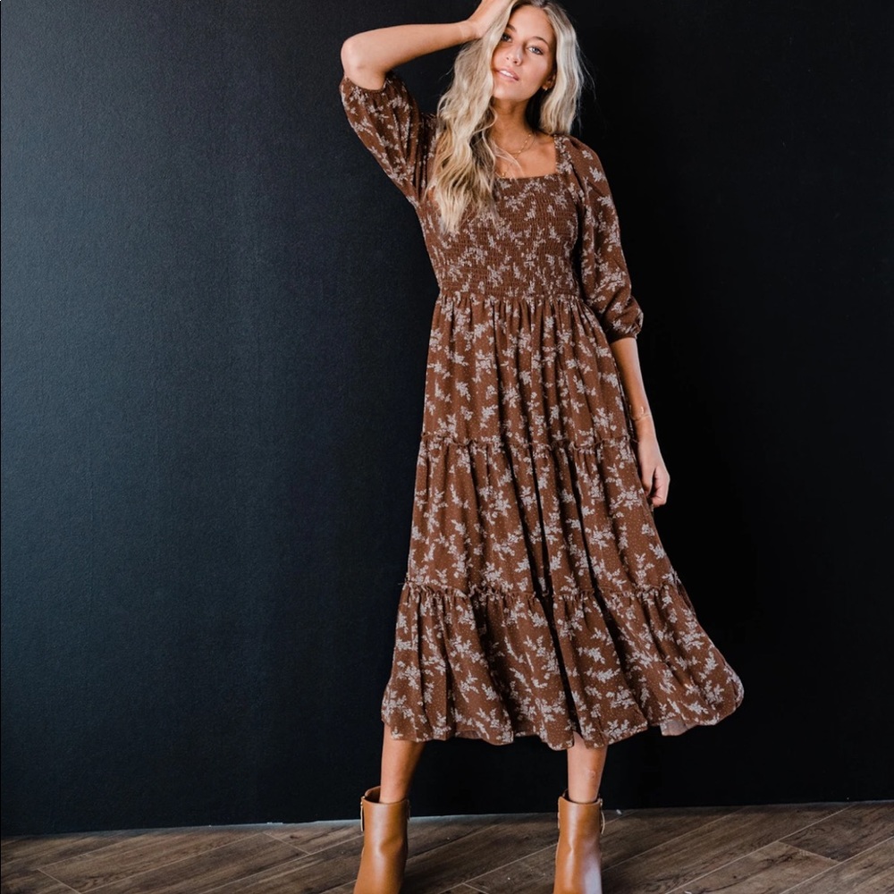 Greta dress in mocha from Fehrnvi